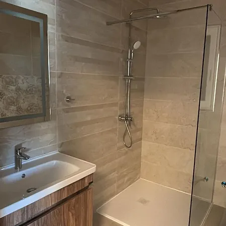 The Valley Collection - A17 Apartment