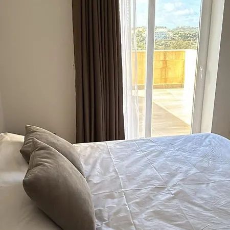 The Valley Collection - A17 *